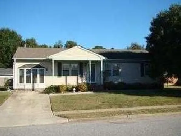 3332 Andrews Dr, Chesapeake, VA 23323