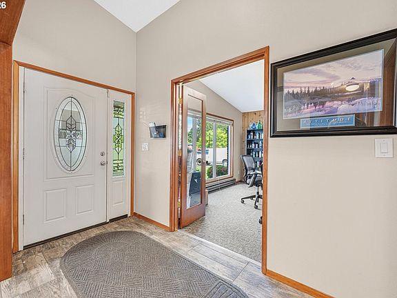 4th image of 1525 Willamette Falls Dr