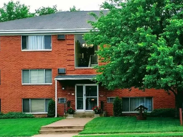 1363 County Road B W, Saint Paul, MN