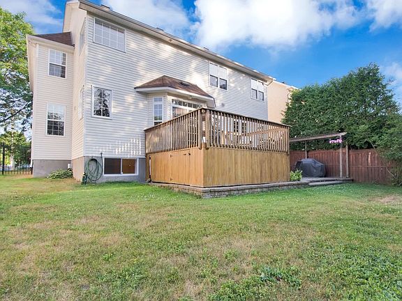 3rd image of 53 Mattawa Cres