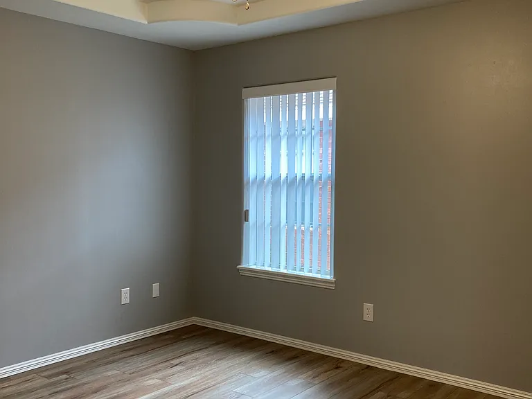 910 English Ave — Photo 25