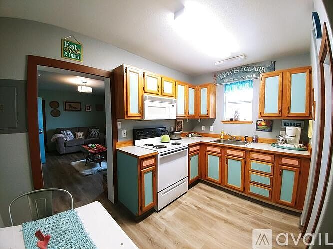 2nd image of 304 Pacific Ave S #3