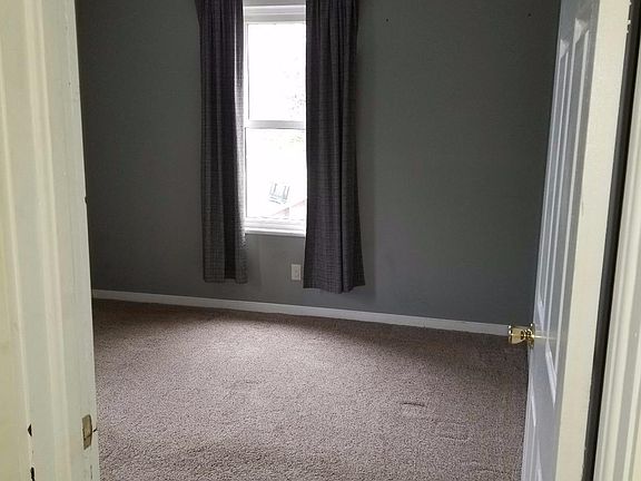 4th image of 2422 West Ave