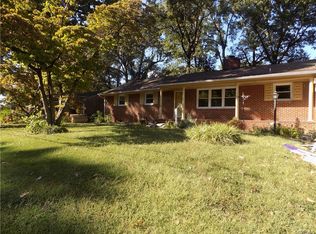 1108 Elmwood Dr, Colonial Heights, VA 23834