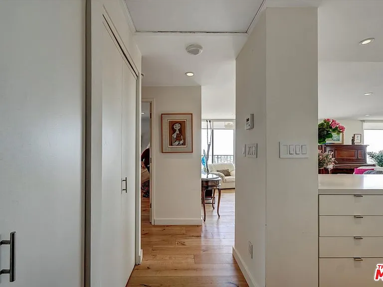 2160 Century Park E #1406 — Photo 17