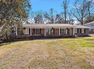1821 Hillview Dr, Jackson, MS 39211