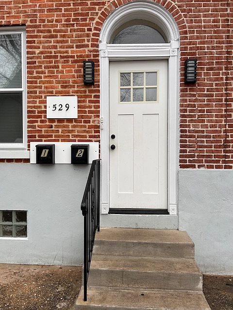 1st image of 529 E 9th St #1