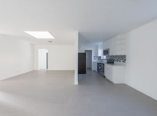 304 SW 9th St, Hallandale, FL 33009