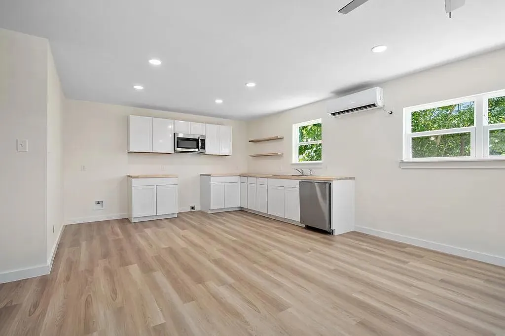 424 Eloise Dr #A — Photo 3