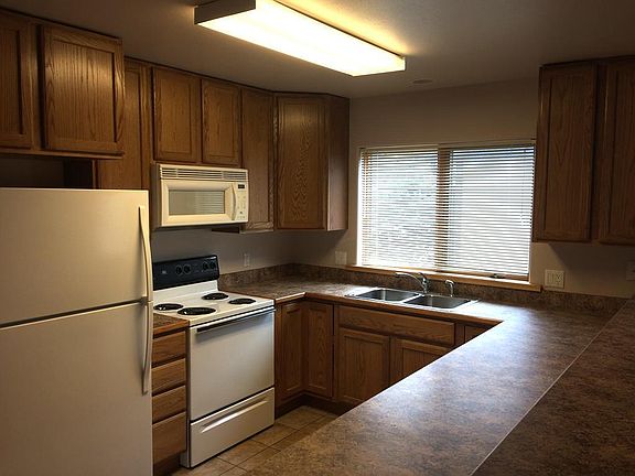 3rd image of 1416 E Custer St APT B
