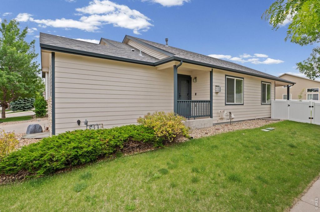 2521 Thoreau Dr