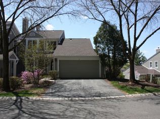 31 Edgewood Rd, Bedminster, NJ 07921