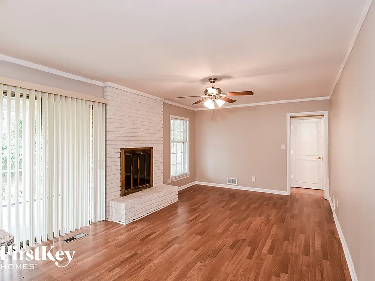 1917 Annette Ln — Photo 7