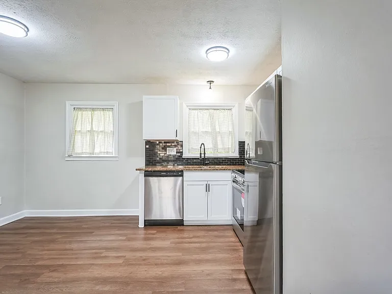 628 McLamb Dr — Photo 6