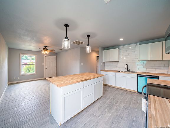 5th image of 511 PARK GROVE DR