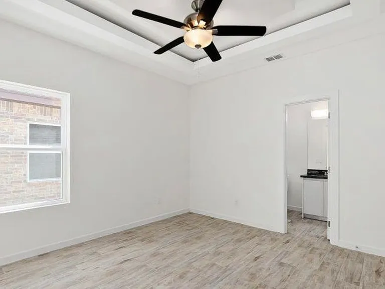 3806 Valeria St #3 — Photo 13