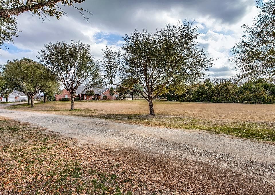 1st image of 9952 Bluebonnet Dr
