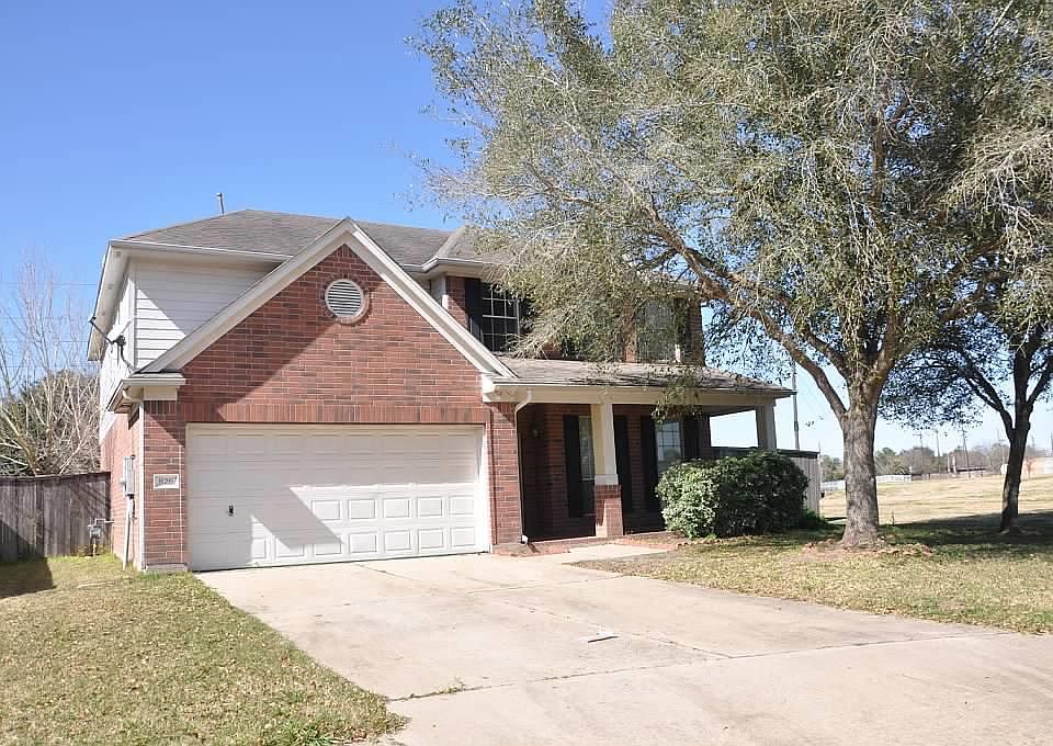 1st image of 826 Deer Hollow Dr