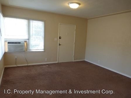 4th image of 1418 1/2 N Avenue 47