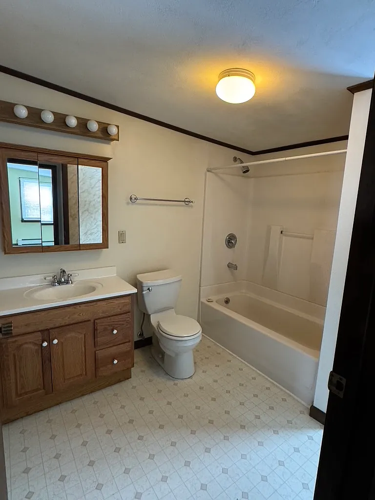 3 bed, $1,650 — Photo 3