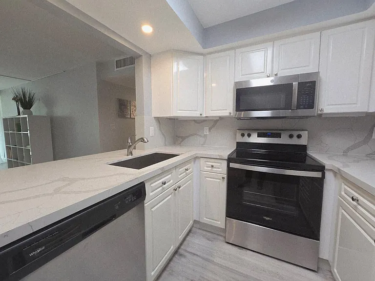 1301 River Reach Dr #111 — Photo 16