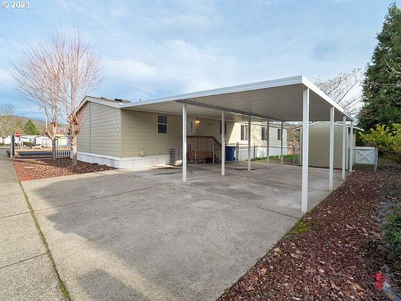 4th image of 122 Owyhee Ln