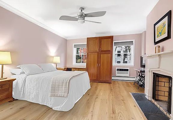3rd image of 475 W 22nd St APT 4