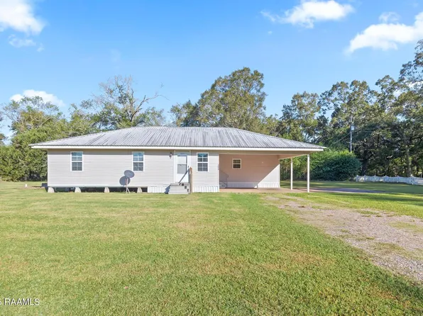 1002 Alexander Cir, Saint Martinville, LA 70582