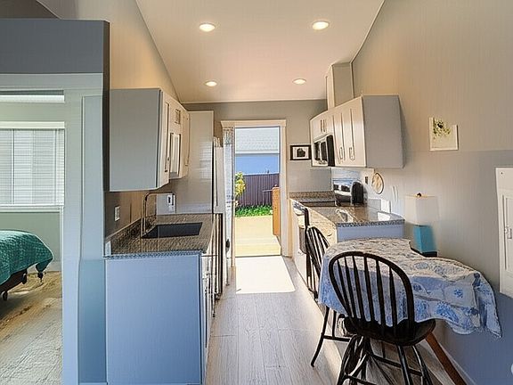 3rd image of 1082 Fairwood Drive SW #B