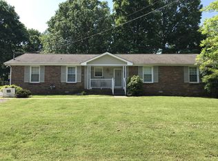 312 Lake Court Dr, Clarksville, TN 37043