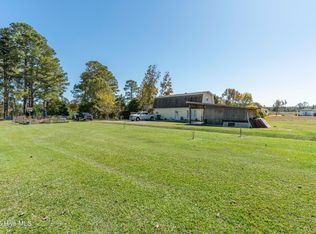 198 Jefferson Rd, Lake Waccamaw, NC 28450