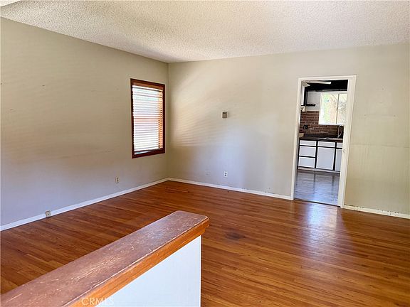 4th image of 3555 Ross St