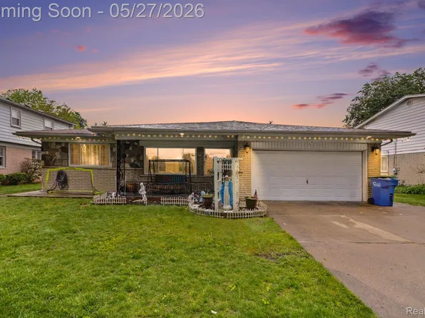 32343 Cambridge Dr, Warren, MI 48093