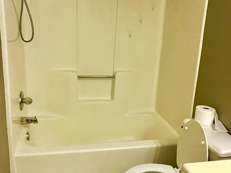 1041 Stonegate Dr #B — Photo 15