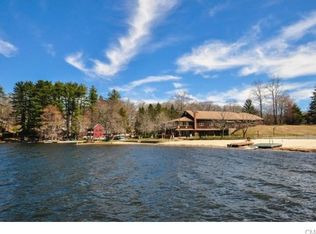 120 W Lake Rd, Trumbull, CT 06611