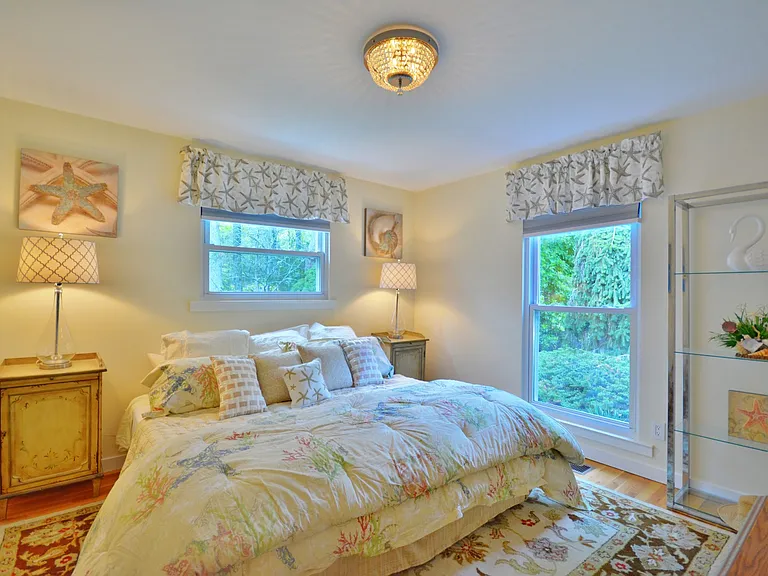 Peconic Hills Dr — Photo 5