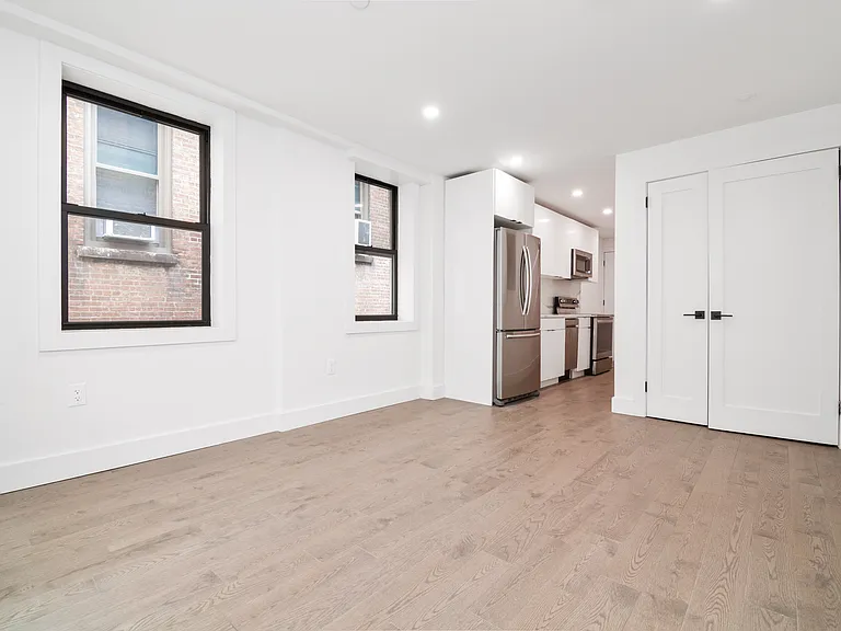 241 W 75th St #7 — Photo 2