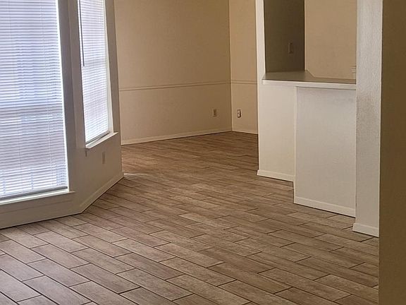 4th image of 2715 Selman Dr #2715