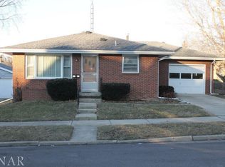 1207 S Oak St, Bloomington, IL
