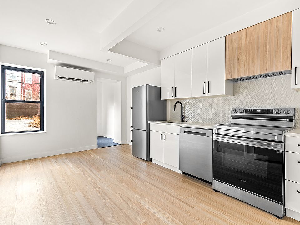1st image of 378 Kosciuszko St #2