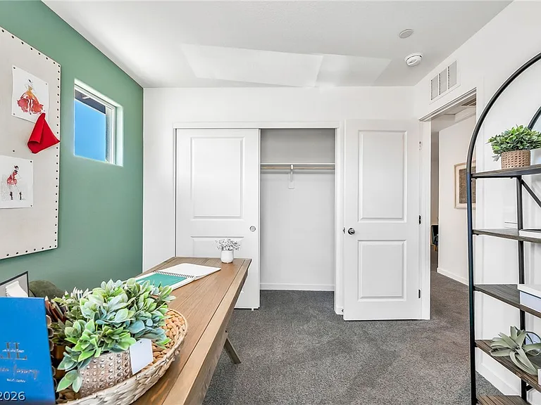 914 Rosy Starling St — Photo 35