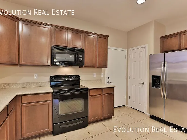 3067 E Palmdale Ln — Photo 8