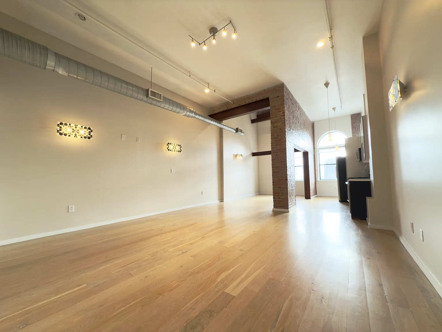 1 bed, 850 sqft, $2,095 — Photo 4