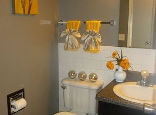 3021 Pembroke Ln APT 7, High Ridge, MO 63049