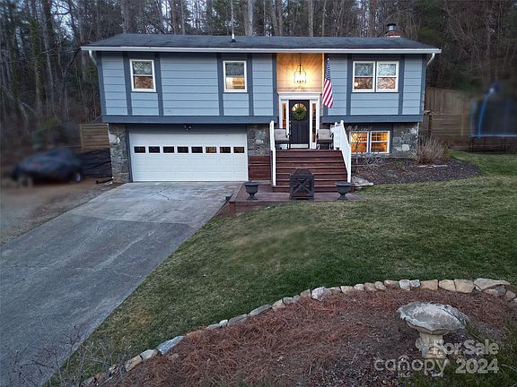 3rd image of 311 Sunset Dr