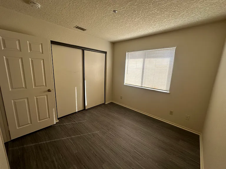 16086 Green Hill Dr #B — Photo 12