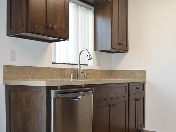 5th image of 1832 Purdue Ave APT 209