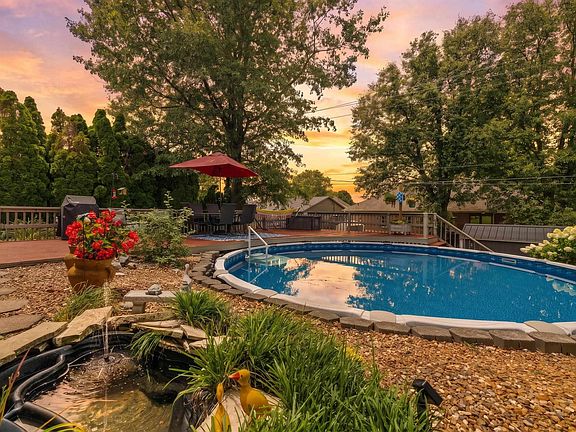 3rd image of 1116 Oakcrest Ct