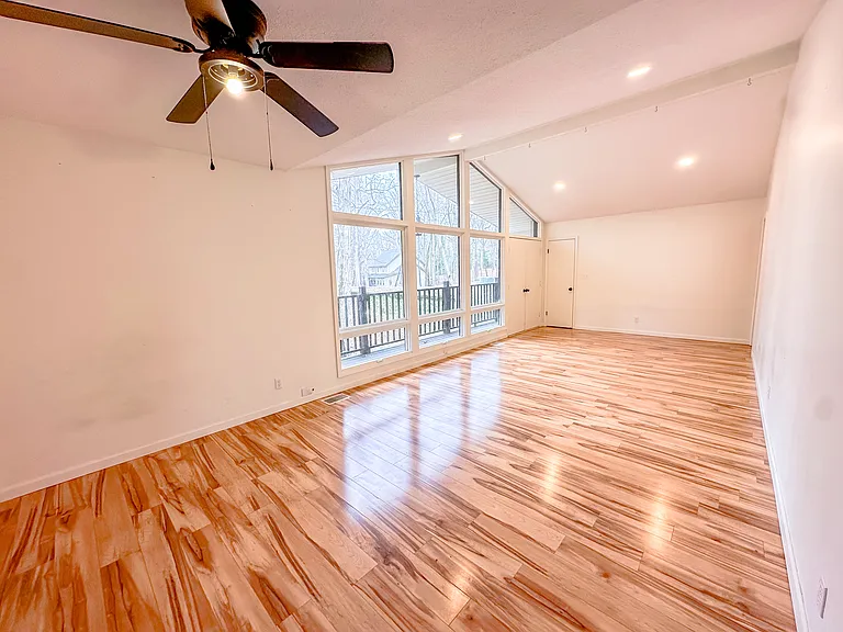 323 Forrest Glen Rd — Photo 9