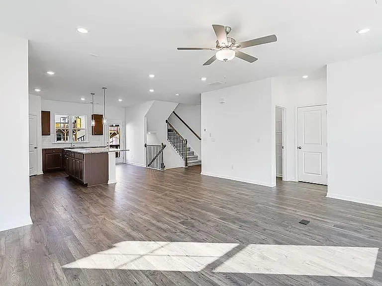 6133 Wayburn St — Photo 14